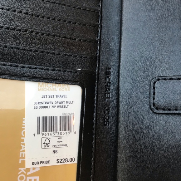 Nwt! Michael kors wallet wristlet - Picture 8 of 8